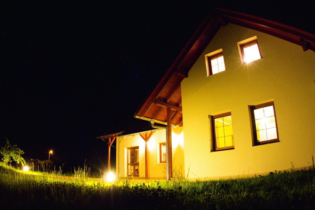 Hotel Penzion Recall Troskovice Exterior foto